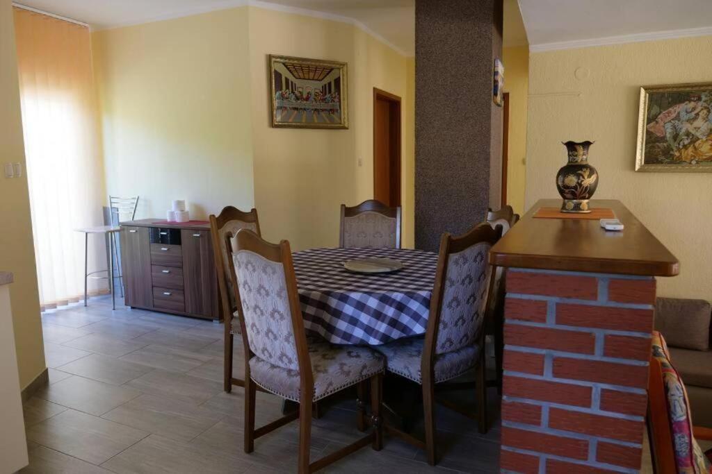Apartman Carsko Rijeka Exteriör bild