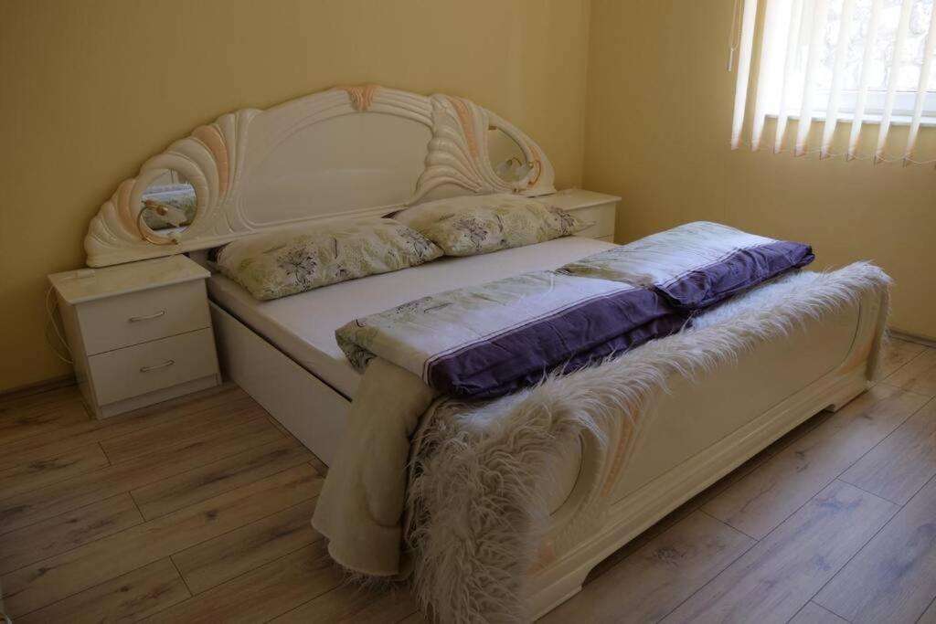 Apartman Carsko Rijeka Exteriör bild