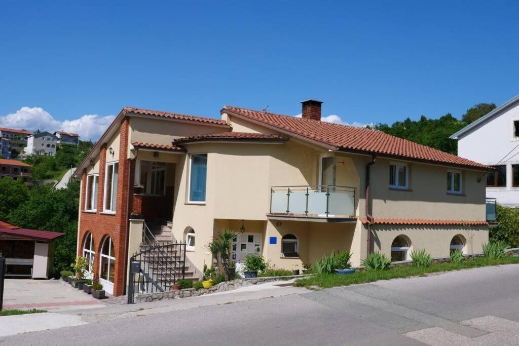 Apartman Carsko Rijeka Exteriör bild