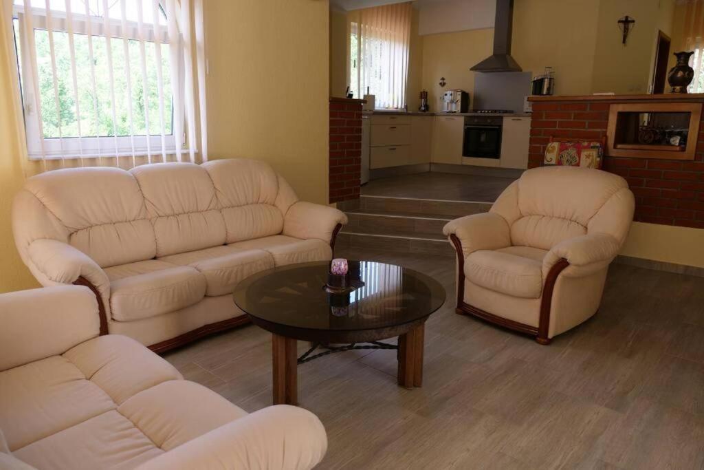Apartman Carsko Rijeka Exteriör bild